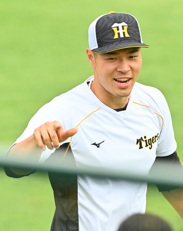 사토 데루아키. 한신 SNS