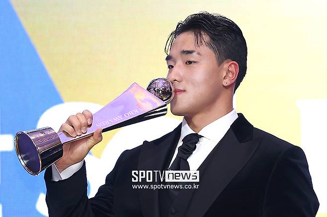 ▲ 안현민은 전년도 3300만 원에서 1억4700만 원(445.5%)이 인상된 1억8000만 원에 2026년 연봉 계약을 마무리했다 ⓒ곽혜미 기자