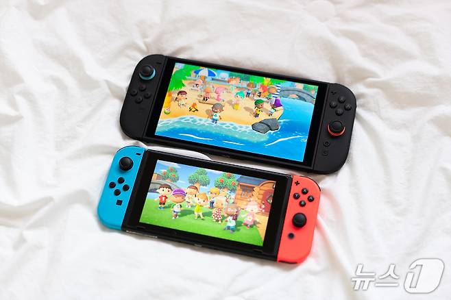 '닌텐도 스위치2'(위)와 '닌텐도 스위치'(아래) 2026.1.17/뉴스1 ⓒ News1 이기범 기자