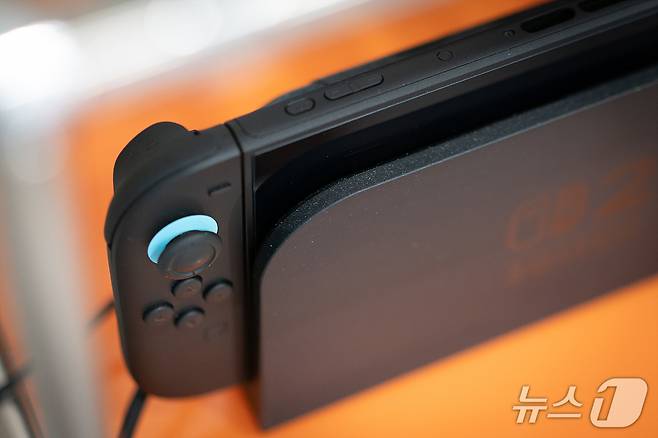 세월의 더께만 쌓여 가는 '닌텐도 스위치2' 모습. 사실 청소를 안 한 탓이다. 2026.1.17/뉴스1 ⓒ News1 이기범 기자