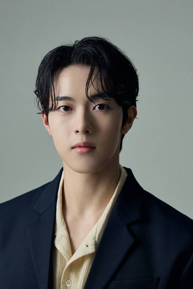 사진 = 사람엔터테인먼트 출처