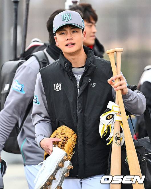 [OSEN=부산, 이석우 기자]  KT 위즈 박민석 032 2024.02.02 / foto0307@osen.co.kr