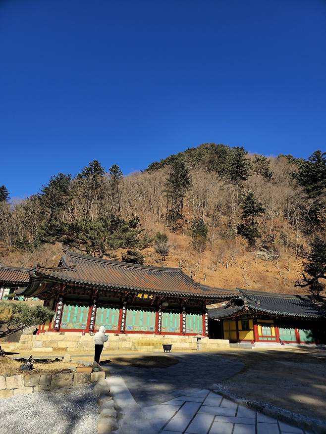 정암사 문수전.