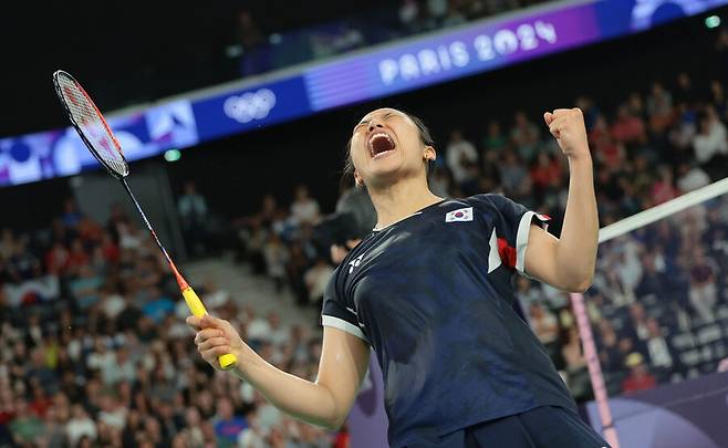 '와' 또 순삭이다…안세영, 세계 8위 상대로 '차원이 다른' 완승→中왕즈이와 2연속 결승 맞대결