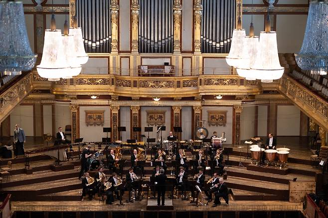 더필하모닉 브라스