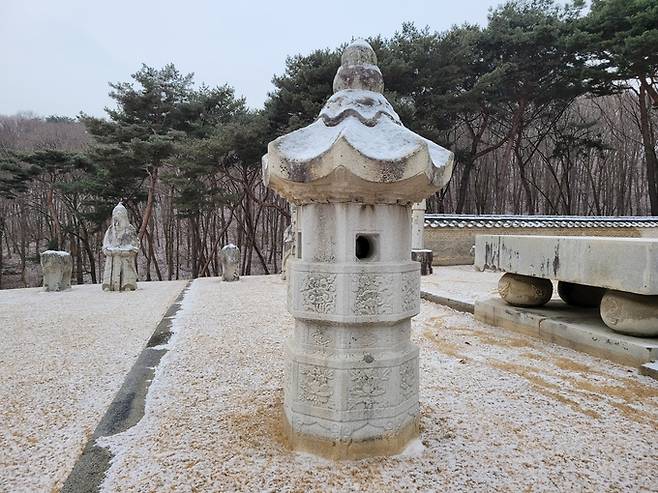 ▲ 장명등.