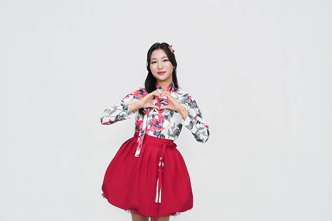 [단독] 갓생 트로트 가수 공미란 간절함의 힘, 스스로 증명한 '성장 가능성' (인터뷰③)