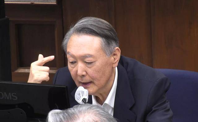 윤석열 전 대통령이 13일 '12·3 불법 계엄' 관련 내란 우두머리 혐의 결심 공판에서 최후진술을 하고 있다. 서울중앙지법 제공