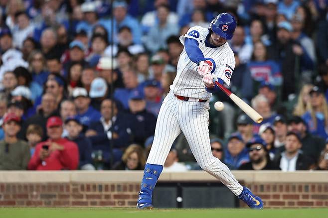 <yonhap photo-1813=""> CHICAGO, ILLINOIS - OCTOBER 08: Kyle Tucker #30 of the Chicago Cubs hits a single in the fifth inning against the Milwaukee Brewers in game three of the National League Division Series at Wrigley Field on October 08, 2025 in Chicago, Illinois. Geoff Stellfox/Getty Images/AFP (Photo by Geoff Stellfox / GETTY IMAGES NORTH AMERICA / Getty Images via AFP)/2025-10-09 08:21:53/ <저작권자 ⓒ 1980~2025 ㈜연합뉴스. 무단 전재 재배포 금지, AI 학습 및 활용 금지></yonhap>