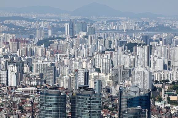 남산에서 본 서울 아파트 전경. [사진=연합뉴스]
