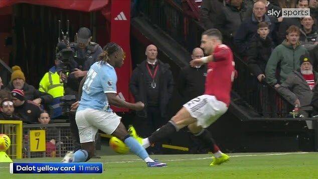 디오구 달로의 파울 장면./중계화면 캡처