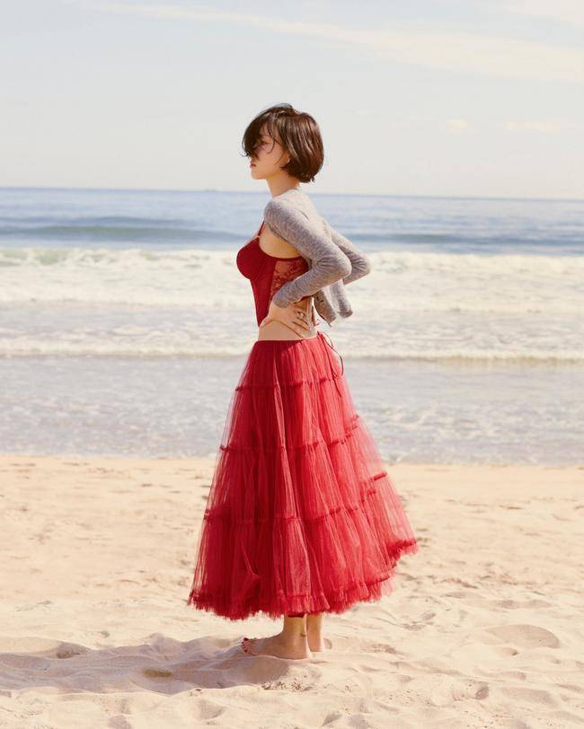 화사 또 1위,한파도 뚫는 역주행 파워…트리플크라운 & 음방 5관왕