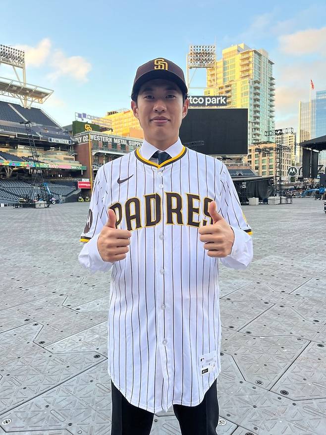▲ 메이저리그 샌디에이고 파드리스에서 데뷔를 앞둔 송성문이 옆구리 부상이라는 암초를 만났다. ⓒ키움 히어로즈