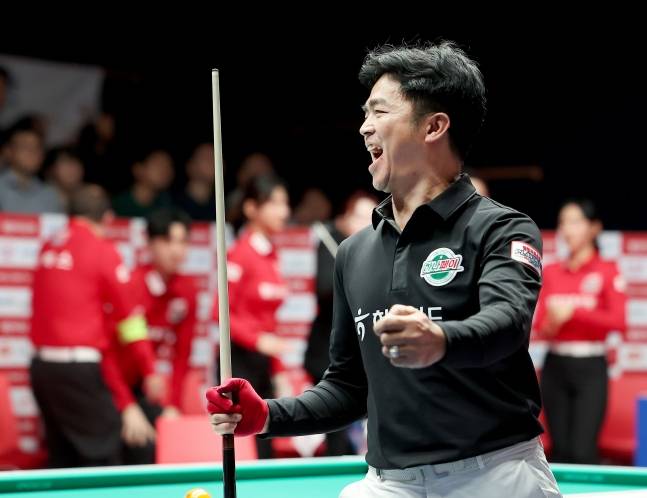 하나카드 응우옌이 승리 후 기뻐하고 있다. /사진=PBA 투어 제공