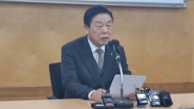 독립기념관 이사회, 김형석 관장 해임 건의안 가결..12명 전원 찬성 해임