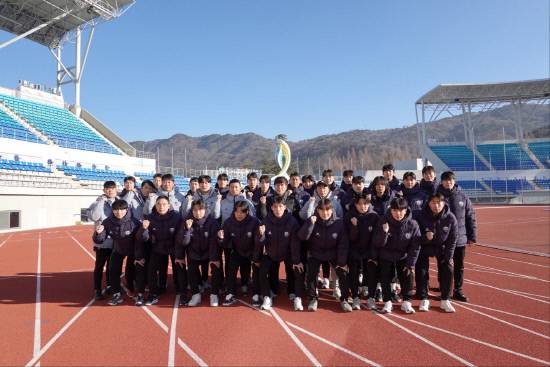 김해FC2008 선수들이 훈련 후 다함께 기념촬영을 하고 있다. 사진=김해FC