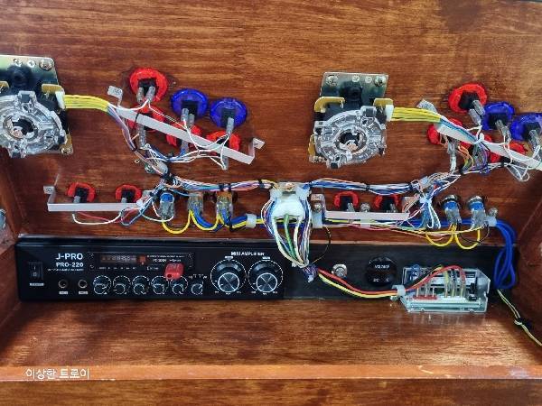 이 너무나 깔끔한 구성을 보라