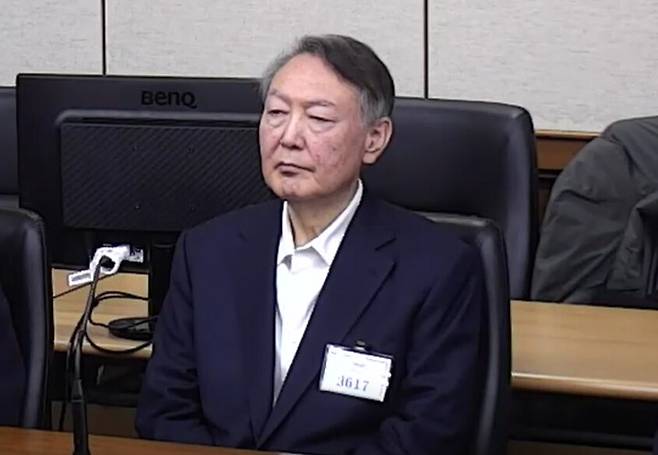 윤석열 전 대통령이 지난 16일 열린 체포영장 집행 방해 등 혐의 선고 공판에 출석해있다. 서울중앙지법 제공