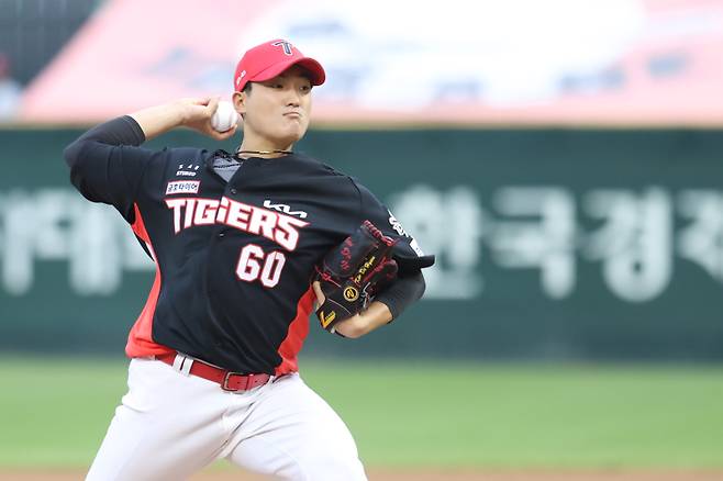 현재 재활 치료 상황이라면 올해 개막전 합류 여부가 불투명한 김도현. KIA 제공