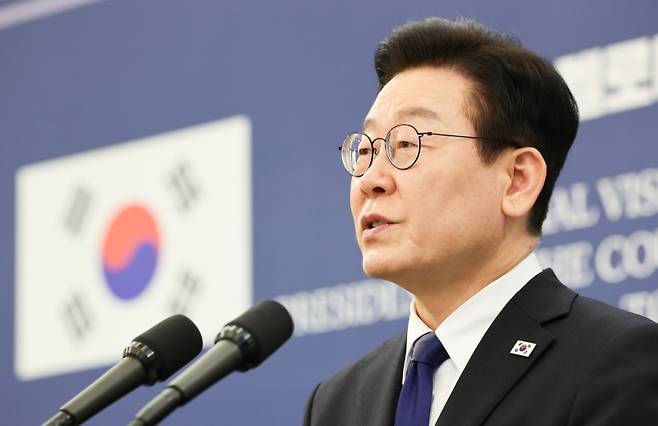 ▲ 이재명 대통령이 19일 청와대에서 조르자 멜로니 이탈리아 총리와 정상회담 후 공동언론발표를 하고 있다 [연합뉴스]&nbsp;