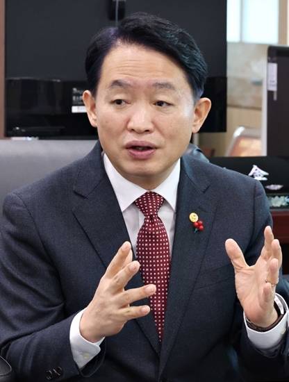 김찬진 인천 동구청장. 인천 동구 제공