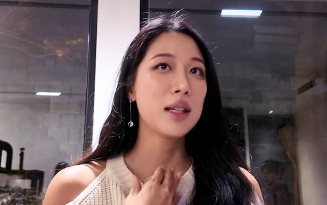 ‘나는솔로’ 25기 미경이 발리에서 지내고 있는 근황을 전했다. [사진출처 = 유튜브 영상 캡처]