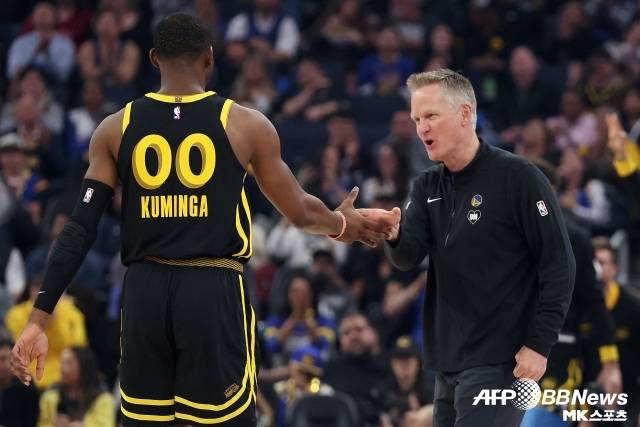 핀슨은 “이 상황을 어떻게 말해야 할지 모르겠다. 솔직히 말하면 커, 당신은 그냥 쿠밍가를 싫어하는 것이다. 가비지 타임에도 못 쓴다? 그게 누구한테 좋지 않다는 거지? (퀸튼)포스트? (기)산토스? 포스트와 산토스가 쿠밍가보다 더 좋은 선수라고? 말도 안 되는 소리다”라고 말했다. 사진=AFPBBNews=News1