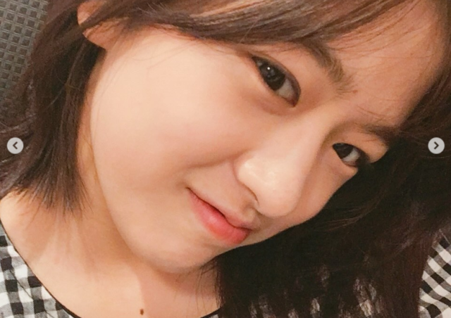 아이브 안유진의 열 세 살, 중학교 1학년 때 모습./안유진 소셜미디어