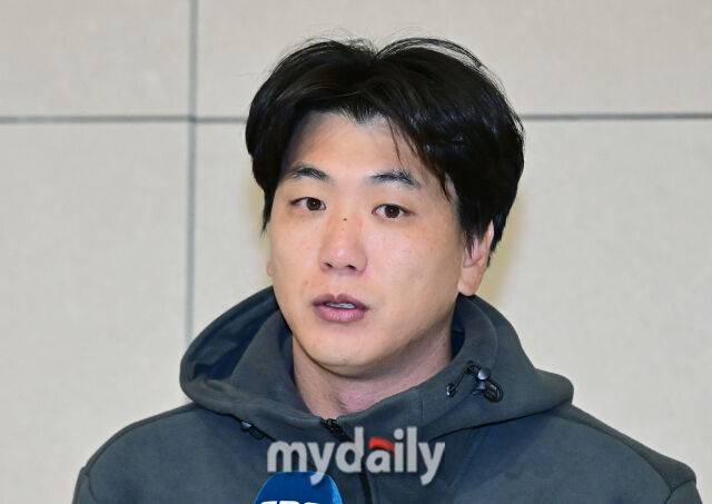 SSG 랜더스 김광현이 19일 인천국제공항을 통해 2026시즌 1차 스프링 캠프 참석 차 미국 플로리다로 출국했다./인천공항 = 한혁승 기자