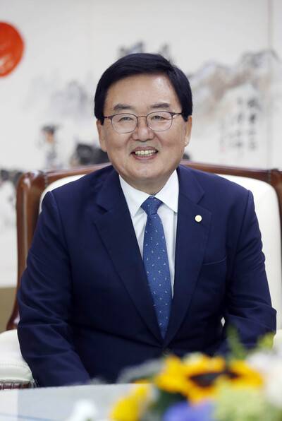 문인 북구청장.