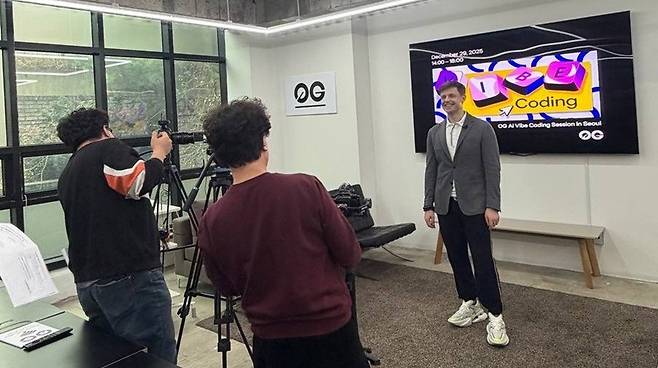 마이클 하인리히 0G CEO가 한 언론과 인터뷰를 하고 있다.(사진= 0G 제공)