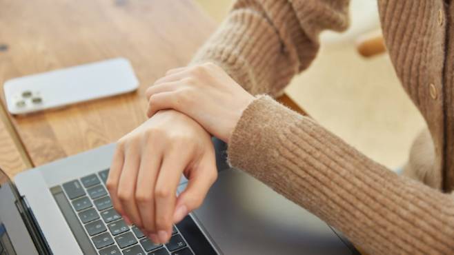 손목건초염은 조기에 대응하고 치료해야 만성화를 막을 수 있다｜출처:&nbsp;클립아트코리아