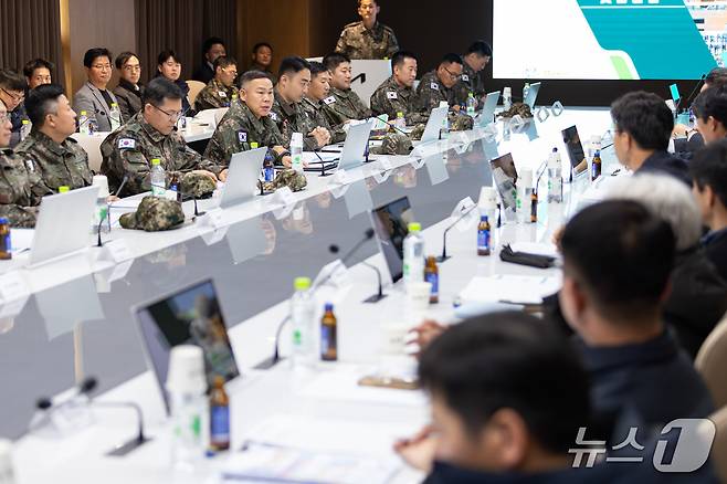 20일 광주 기아 오토랜드 공장에서 열린 국가중요시설 방호위원회에서 참석자들이 방호대책을 논의하고 있다.(31사단 제공. 재판매 및 DB 금지) 2026.1.20