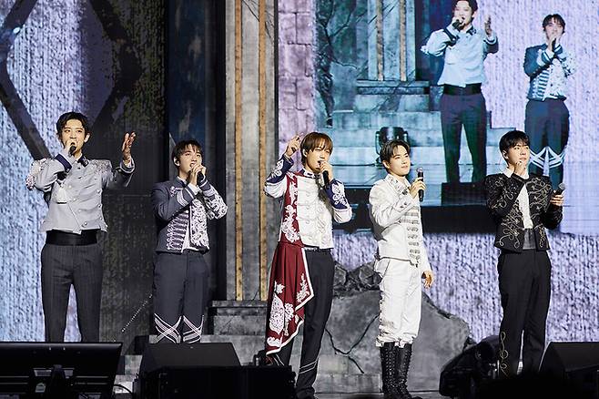 엑소 정규 8집 ‘REVERXE’ 쇼케이스. 사진 | 에스엠엔터테인먼트