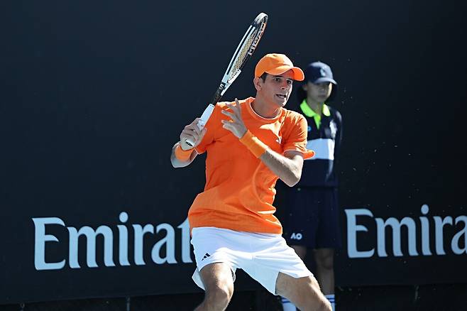 호주오픈 본선 데뷔전에서 승리한 호다르