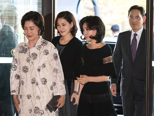 홍라희 리움미술관 명예관장(왼쪽부터), 이서현 삼성물산 사장, 이부진 호텔신라 사장, 이재용 삼성전자 회장. /뉴스1