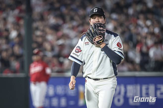 교통사고로 옆구리 부상을 당한 김원중. 1차 스프링캠프 초반 합류가 불발됐다. 사진=롯데 자이언츠