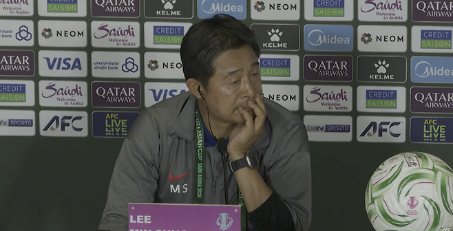 20일 일본과의 2026 AFC U-23 아시안컵 4강전 패배 뒤 기자회견에 참석한 이민성 대표팀 감독. 사진=AFC 아시안컵 유튜브 갈무리