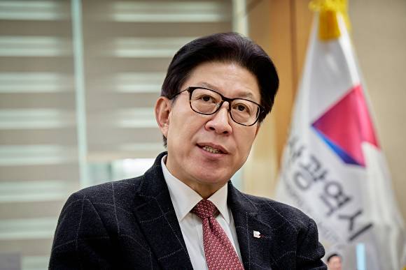 박형준 부산광역시장이 20일 아이뉴스24와 신년인터뷰를 진행하고 있다. [사진=부산광역시]