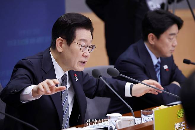 이재명 대통령이 지난해 12월19일 정부서울청사 별관에서 열린 외교부(재외동포청)·통일부 업무보고에서 발언하고 있다. 대통령실사진기자단