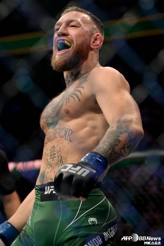 ‘MMA 파이팅’은 “UFC와 파라마운트의 방송 중계권 계약, 이로 인한 방송 권리 변화가 실제로 맥그리거의 계약에 법적으로 영향을 주는지는 아직 불분명하다. 맥그리거식 협상 전략일 수도 있다. 이 부분은 몇 달 안에 정리될 것으로 보인다”고 전했다. 사진=AFPBBNews=News1