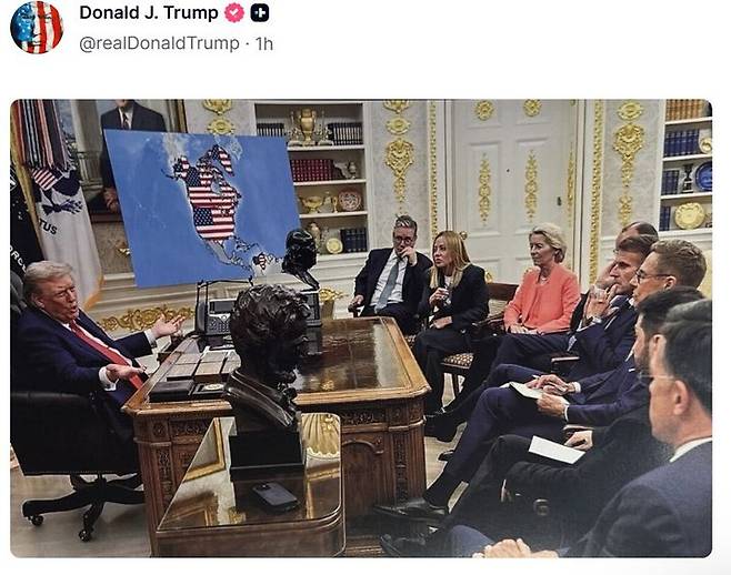 [서울=뉴시스] 도널드 트럼프 미국 대통령이 20일(현지 시간) 새벽 소셜미디어 트루스소셜에 2026년까지 그린란드를 미국에 병합하고, 나아가 캐나다와 베네수엘라까지 합병하는 내용을 암시하는 합성 사진을 게시해 논란이 일고 있다. 논란의 사진. (사진=트럼프 트루스소셜 갈무리) 2026.01.20.