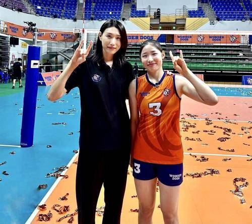 '신인감독 김연경'의 김연경 감독과 인쿠시(오른쪽). [인쿠시 인스타그램]