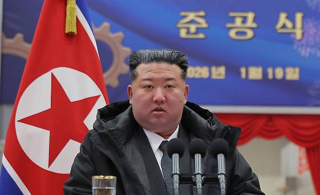 김정은 북한 국무위원장이 북한의 룡성기계연합기업소 1단계 개건현대화대상 준공식에 참석했다. 연합뉴스