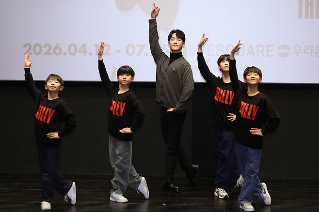 21일 뮤지컬 ‘빌리 엘리어트’ 기자간담회에서 ‘빌리’ 역 (왼쪽부터) 조윤우·김우진·임선우·김승주·박지후가 포즈를 취하고 있다. 사진 | 연합뉴스