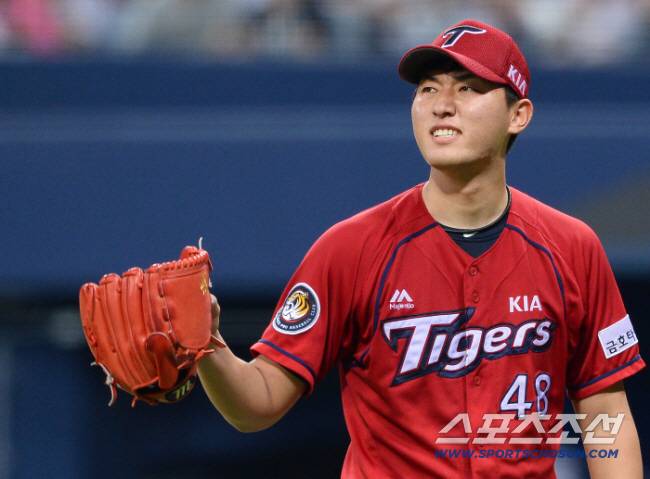 [인터뷰] 왜 1년 7억 받아들였나, 돌아온 KIA 홍건희의 진심…두산 팬들께 드릴 말씀 있어요