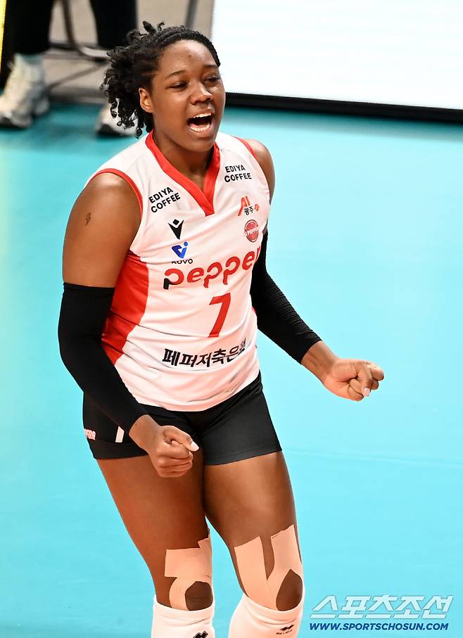 6일 장충체육관에서 열린 V리그 여자부 GS칼텍스와 페퍼저축은행의 경기. 페퍼저축은행 조이가 득점을 성공한 후 환호하고 있다. 장충체=허상욱 기자wook@sportschosun.com/2026.01.06/