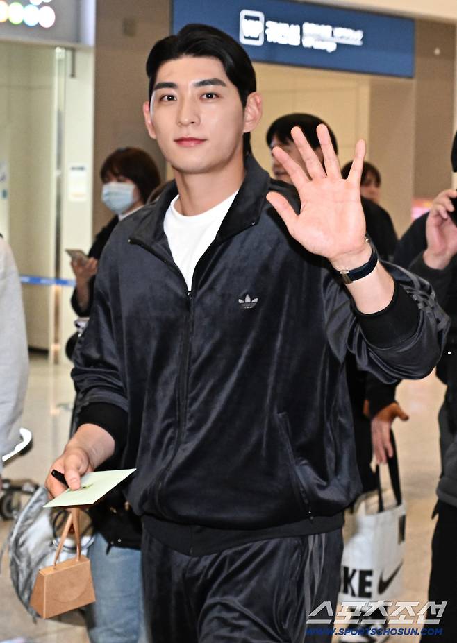 귀를 의심했다. 한국최고의 '야구천재'가 좋은 야구선수가 되고 싶다라니... 3년차 빅리거의 팀을 위한 속마음[공항 인터뷰]