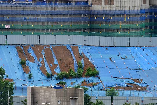 경북 포항시의 아파트 신축 공사현장. /뉴스1