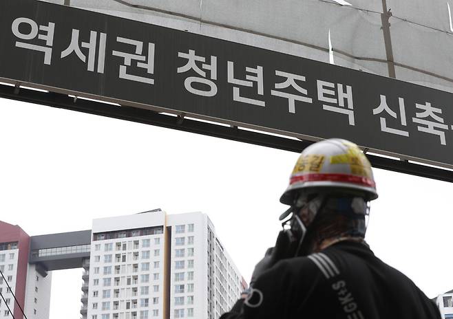 서울 용산구 갈월동에 건설 중인 역세권 청년주택(청년안심주택) 건설현장의 모습. / 뉴스1